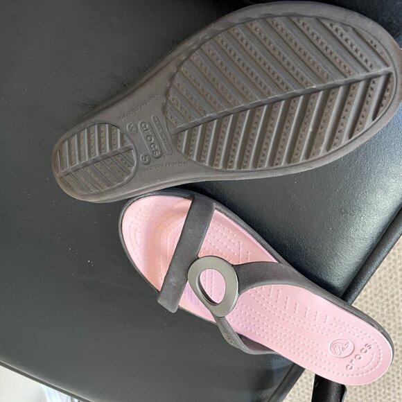 CROCS Sanrah sandals with Silver Circle - Picture 3 of 3